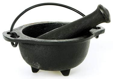 Cast Iron Cauldron M&P set