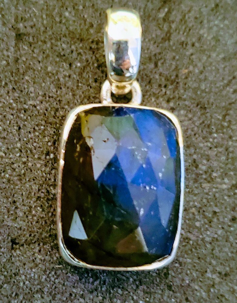 Silver Labradorite Pendant