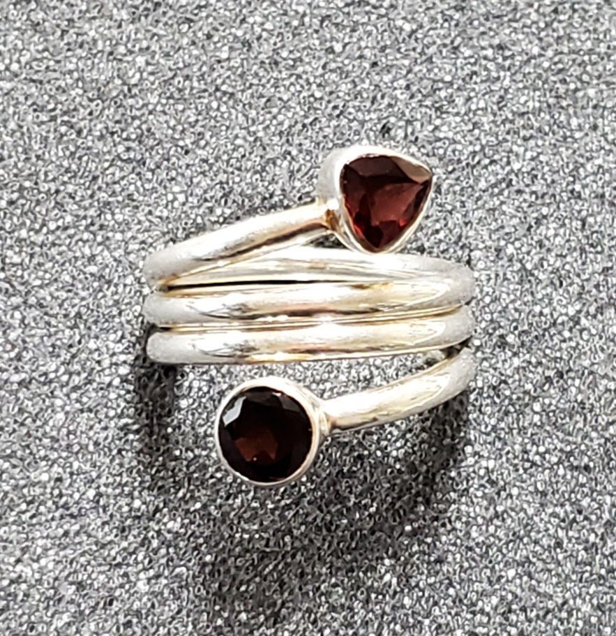 Sterling Garnet Spiral Ring 7