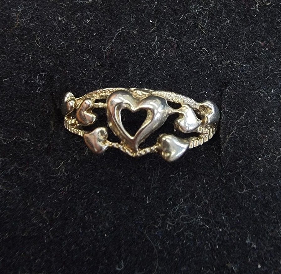 Sterling Heart Cluster Band 7.5