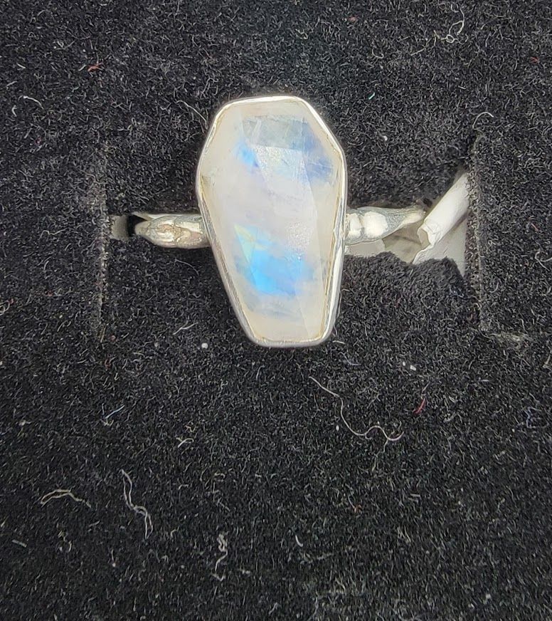 Moonstone Coffin Ring 5Bone Ban