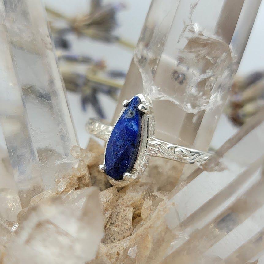 Teardrop Lapis textured Ring 10